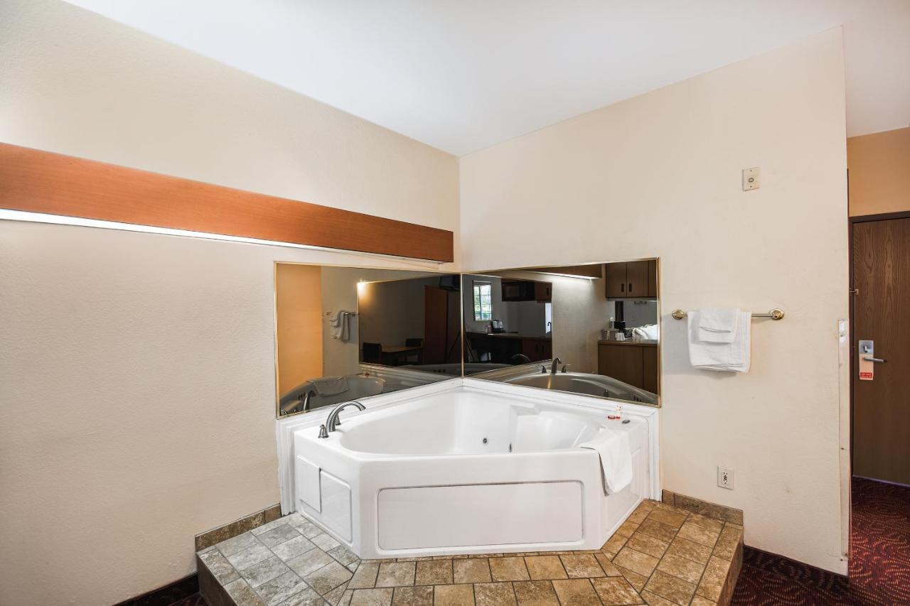 Econo Lodge Inn & Suites Mesquite - Dallas East Exteriör bild
