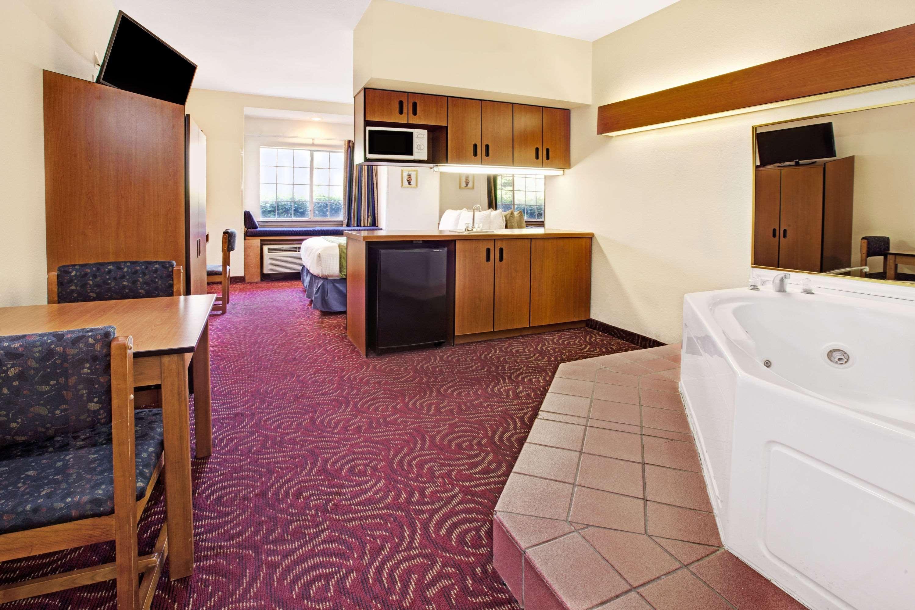 Econo Lodge Inn & Suites Mesquite - Dallas East Exteriör bild