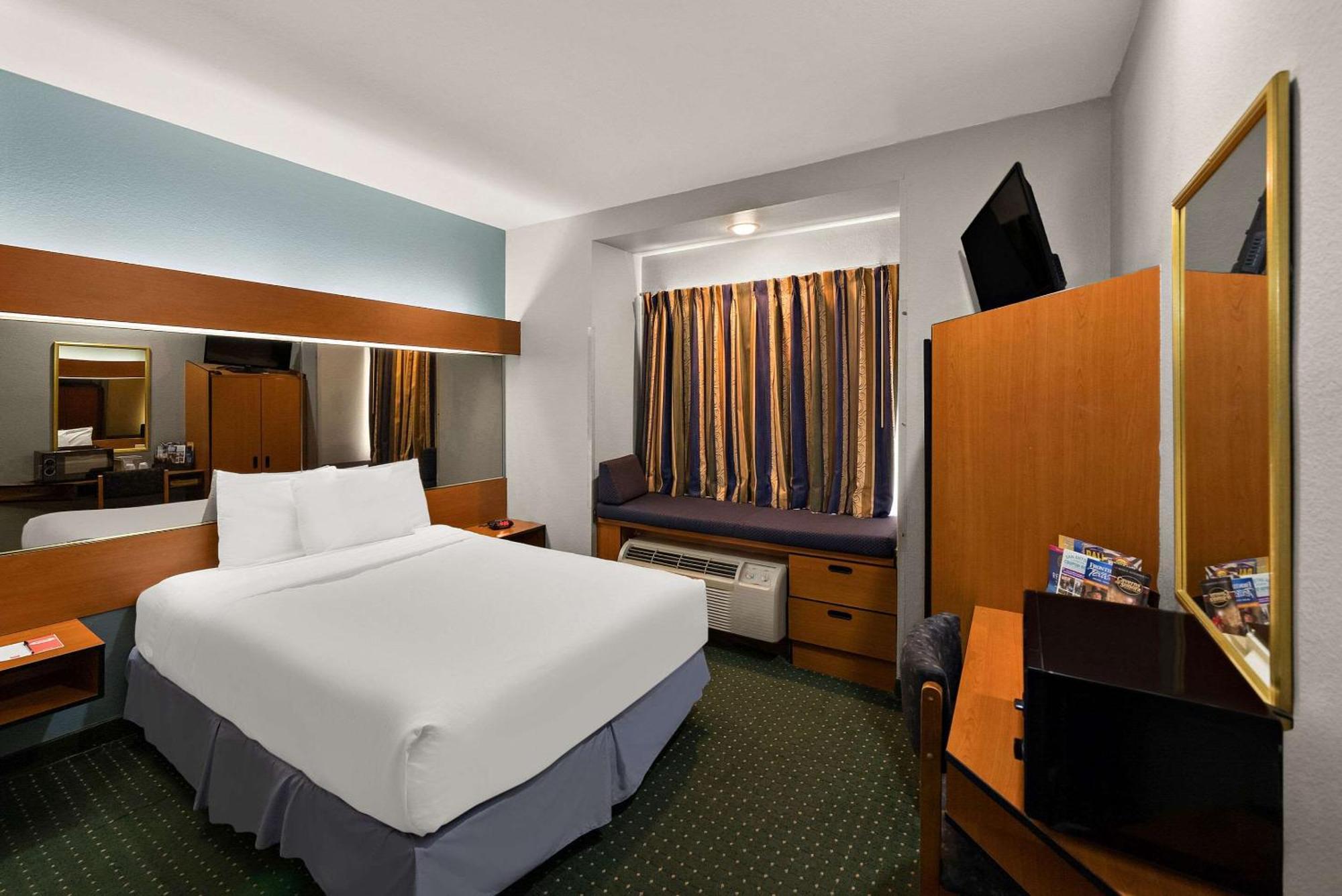 Econo Lodge Inn & Suites Mesquite - Dallas East Exteriör bild