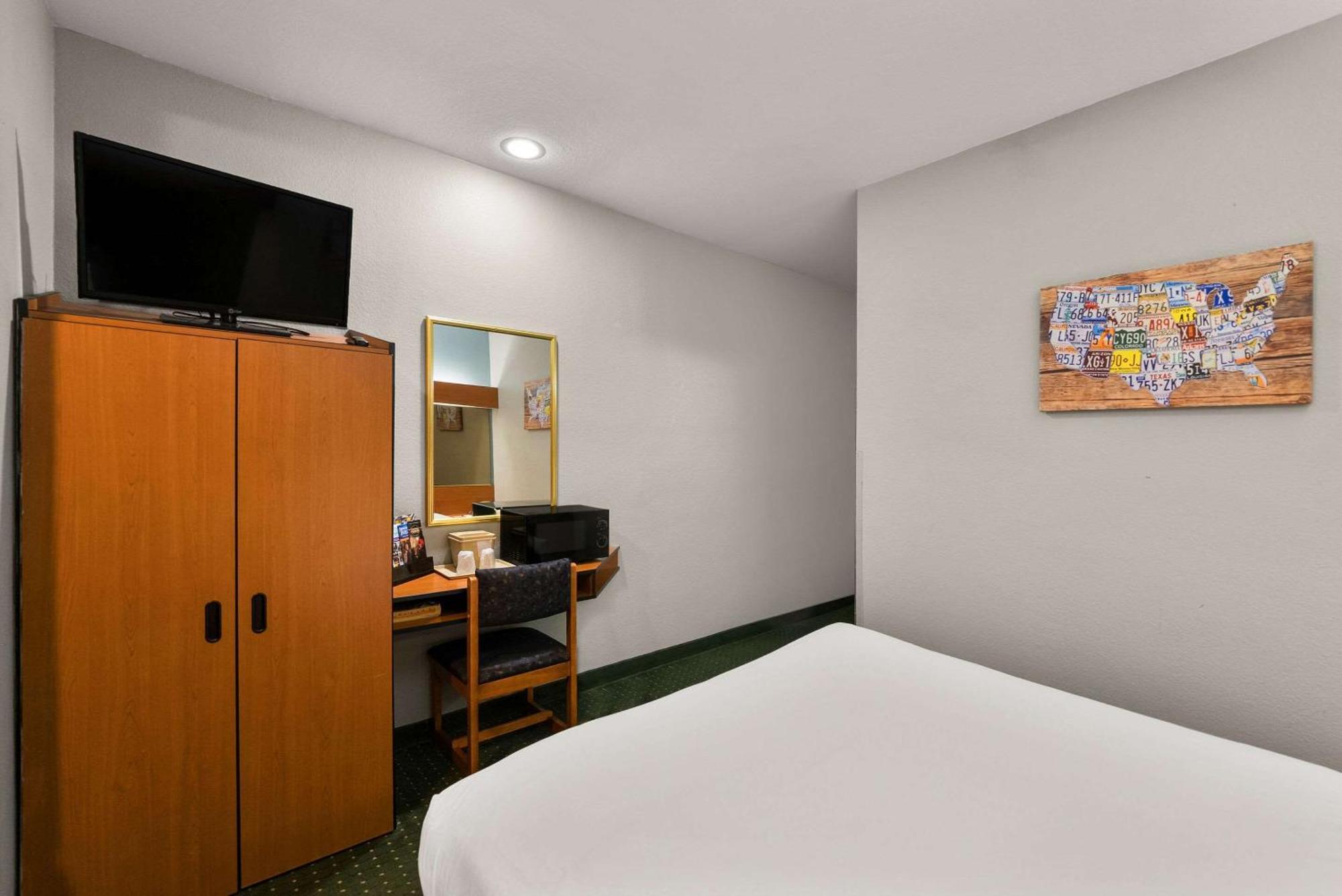 Econo Lodge Inn & Suites Mesquite - Dallas East Exteriör bild