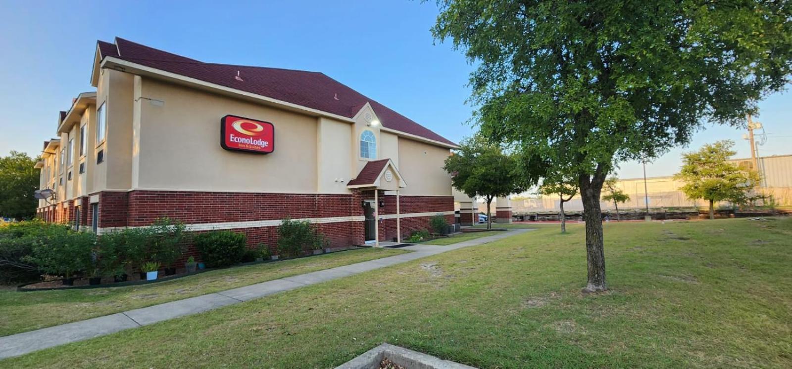 Econo Lodge Inn & Suites Mesquite - Dallas East Exteriör bild